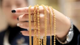 Gold and silver prices turn volatile – what to know before selling jewelry